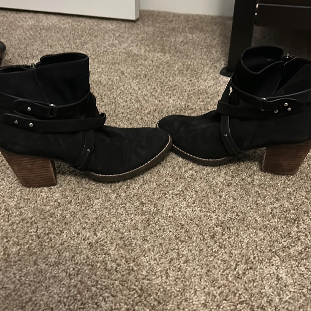 Sam Edelman Merton Buckle Strappy Heeled Bootie, 7